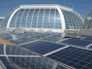 Les panneaux solaires hybrides de DualSun sur le toit de Challenger. © Dualsun 
