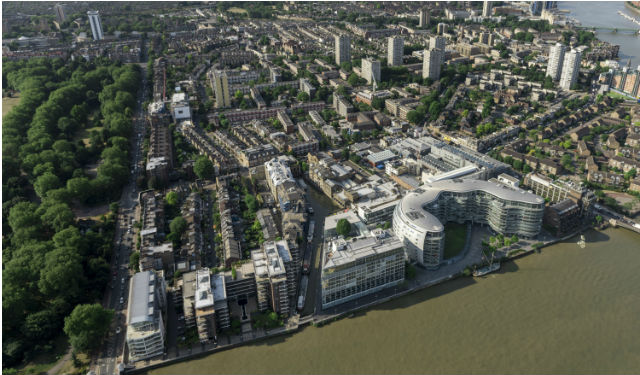 © Trilux – Maître d’ouvrage Foster + Partners – Objet immobilier Immeuble de bureaux, Albert Bridge House, Londres (Royaume Uni) – Luminaires installés Inplana LED Quad LED d’Oktalite – Système de gestion d’éclairage LiveLink