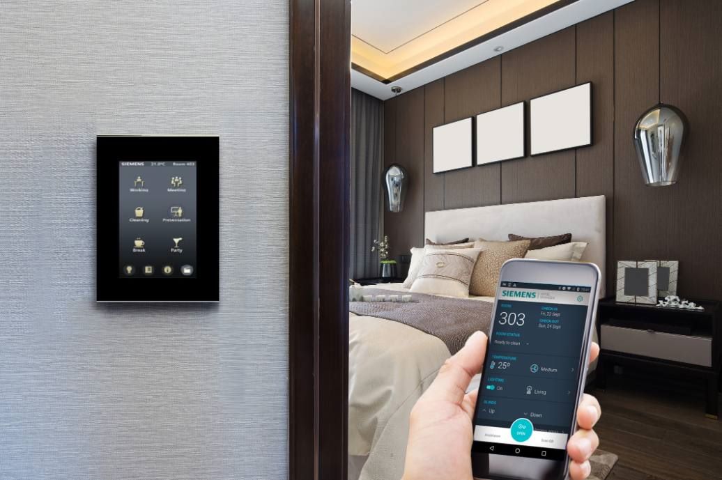 Sur tablette tactile ou sur smartphone, le confort au bout des doigts. (c) Siemens