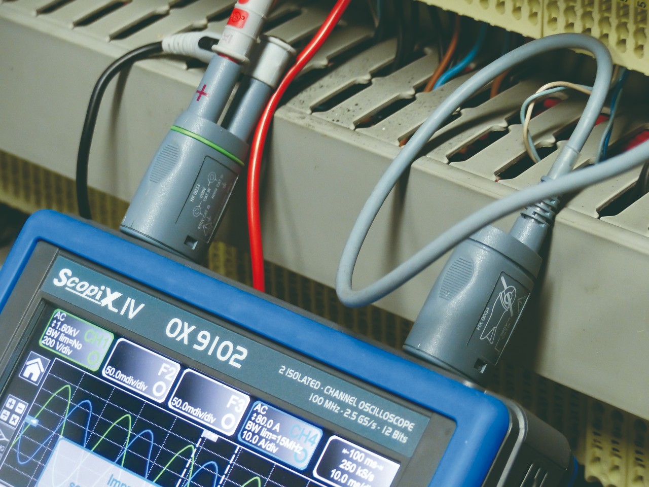 Oscilloscope Scopix (Chauvin Arnoux) pour surveillance d'équipements électriques et électroniques.<br>©Chauvin Arnoux