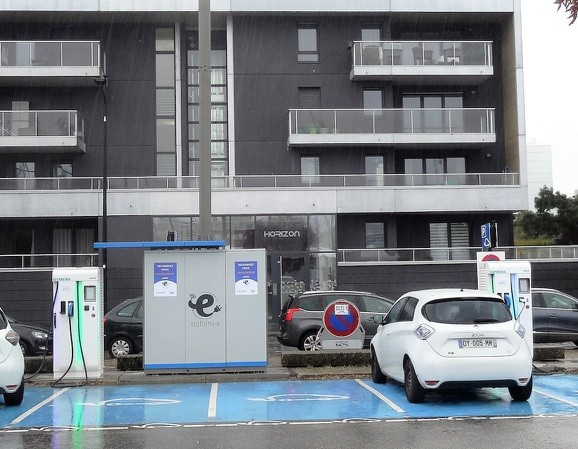 Station de recharge rapide Siemens pour Station-e, opérateur de mobilité durable<br>©Siemens