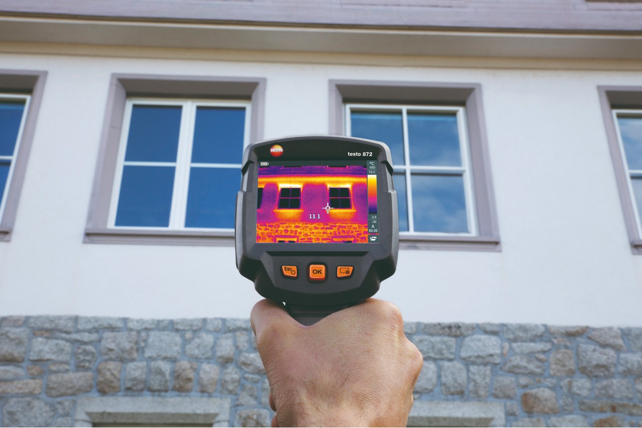 Thermographie des ouvertures d'un bâtiment © testo