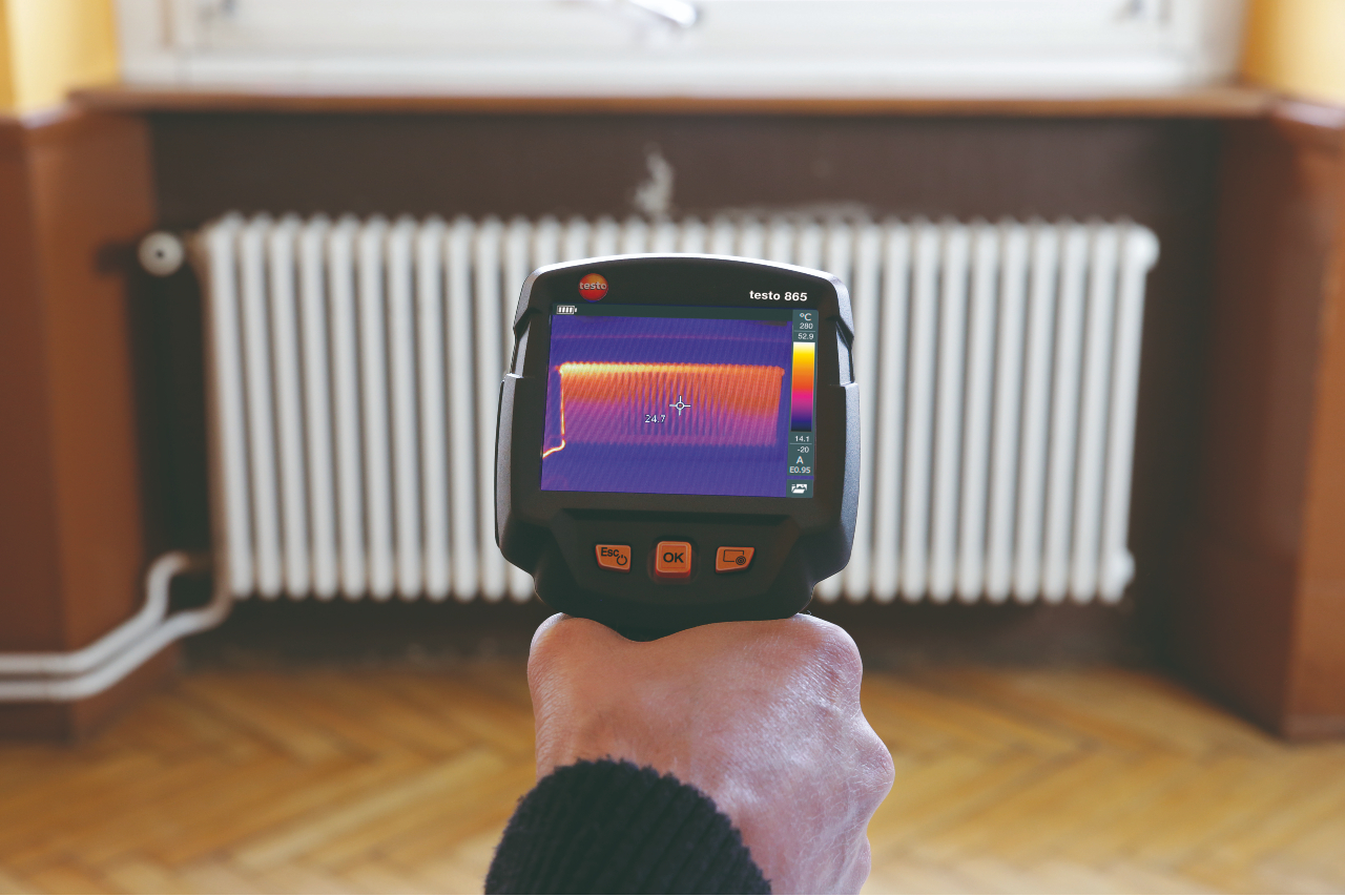 Mesures thermiques de radiateur © testo