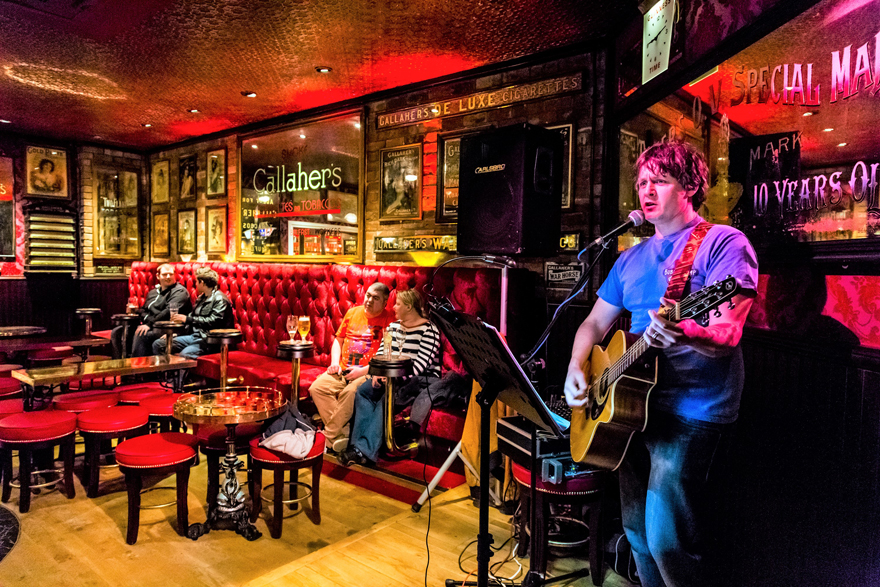 Harp Bar, Belfast, Irlande du Nord © ERCO. Photo : Dirk Vogel