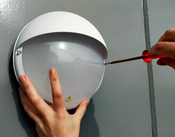 Innovation ! Lébénoïd dévoile le Dune Casquette ULR : le premier luminaire antipollution lumineuse