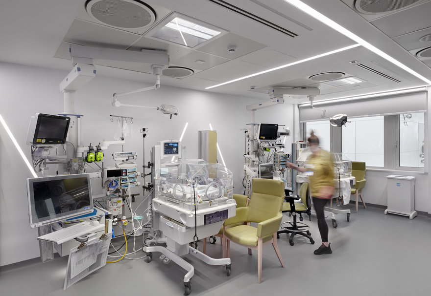 Photo du Chelsea and Westminster Hospital London - Dossier Éclairage des établissements de santé © Zumtobel