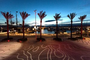 Photo de nuit de l'éclairage du port Pierre-Canto, à Cannes, réalisé par l'agence Coup d'éclat.