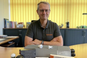 Photo de Steve Denni, directeur commercial des comptes globaux, Inventronics