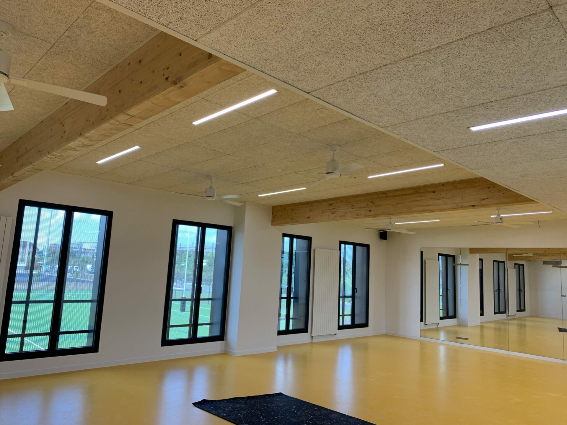 Clareo Lighting éclaire des bâtiments du stade Yves-du-Manoir à Colombes