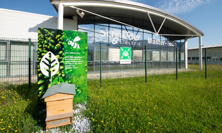 Économie circulaire : Schneider Electric renforce sa politique et ses actions d’économie circulaire
