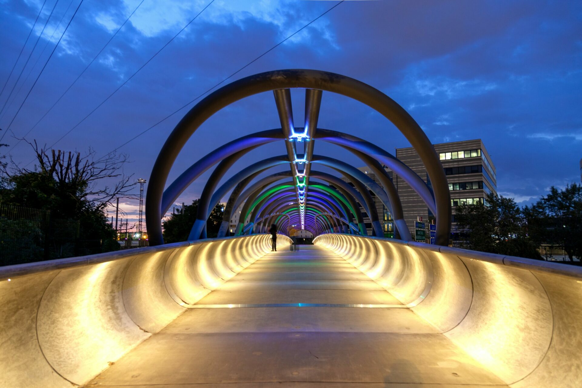 Passerelle des Louvresses : circulations et lumières douces